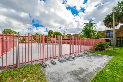 2570 W 67th Place Hialeah FL 33016