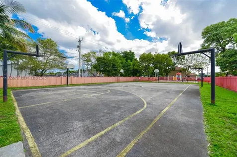 2570 W 67th Place Hialeah FL 33016