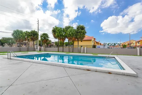 2570 W 67th Place Hialeah FL 33016