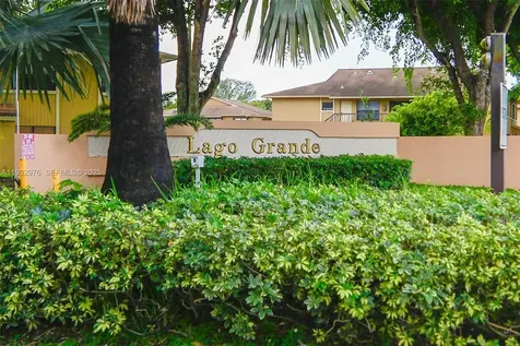 2570 W 67th Place Hialeah FL 33016