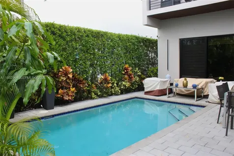 10109 NW 76th Terrace Doral FL 33178
