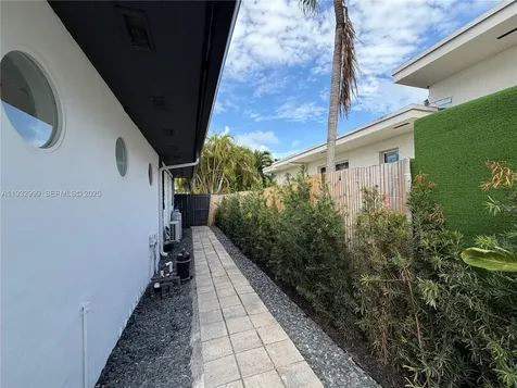 621 W Dilido Drive Miami Beach FL 33139