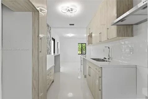 1640 NE 183 Street North Miami Beach FL 33179