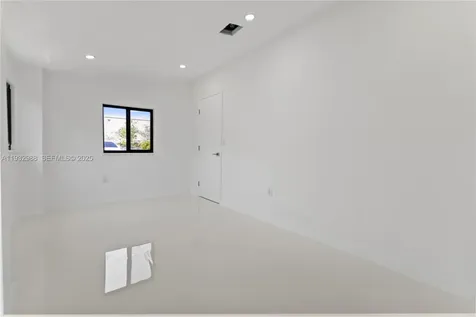 1640 NE 183 Street North Miami Beach FL 33179