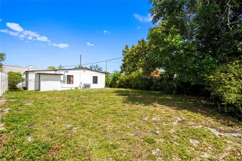 1640 NE 183 Street North Miami Beach FL 33179