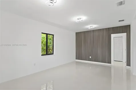 1640 NE 183 Street North Miami Beach FL 33179