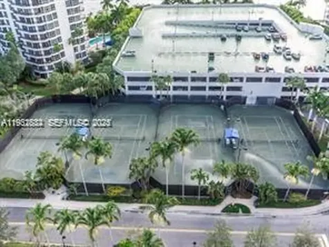 19101 NE 36th Court Aventura FL 33180