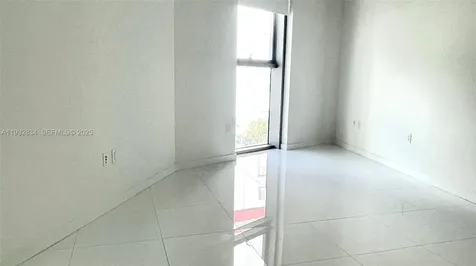 851 NE 1st Avenue Miami FL 33132