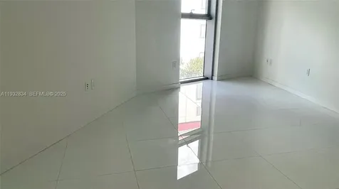 851 NE 1st Avenue Miami FL 33132