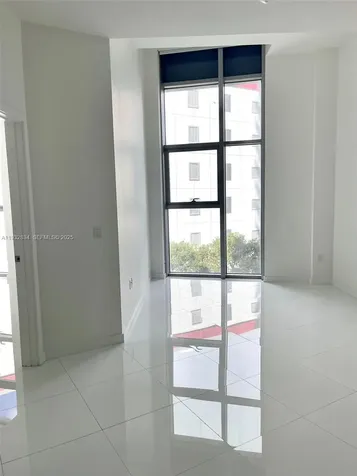 851 NE 1st Avenue Miami FL 33132