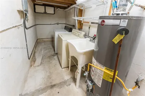 6101 SW 95th Court Miami FL 33173