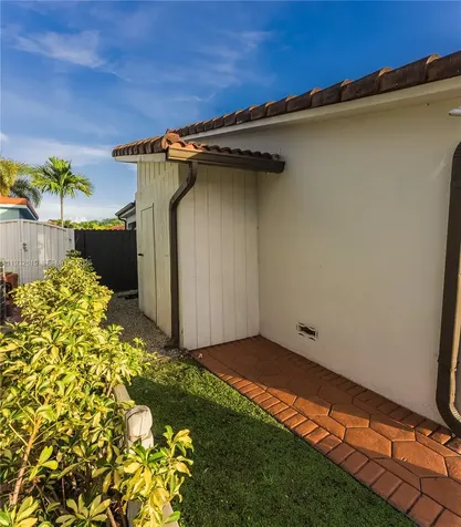 6101 SW 95th Court Miami FL 33173