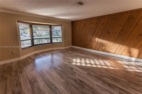 6101 SW 95th Court Miami FL 33173