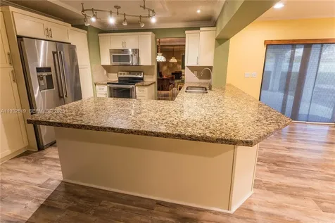 6101 SW 95th Court Miami FL 33173