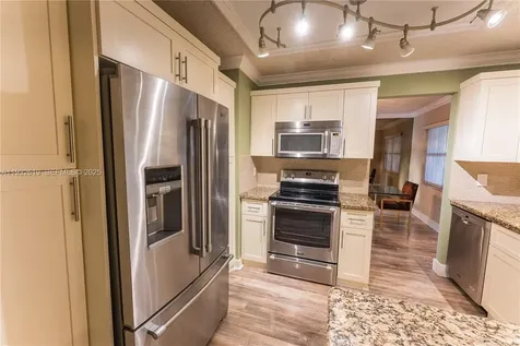 6101 SW 95th Court Miami FL 33173