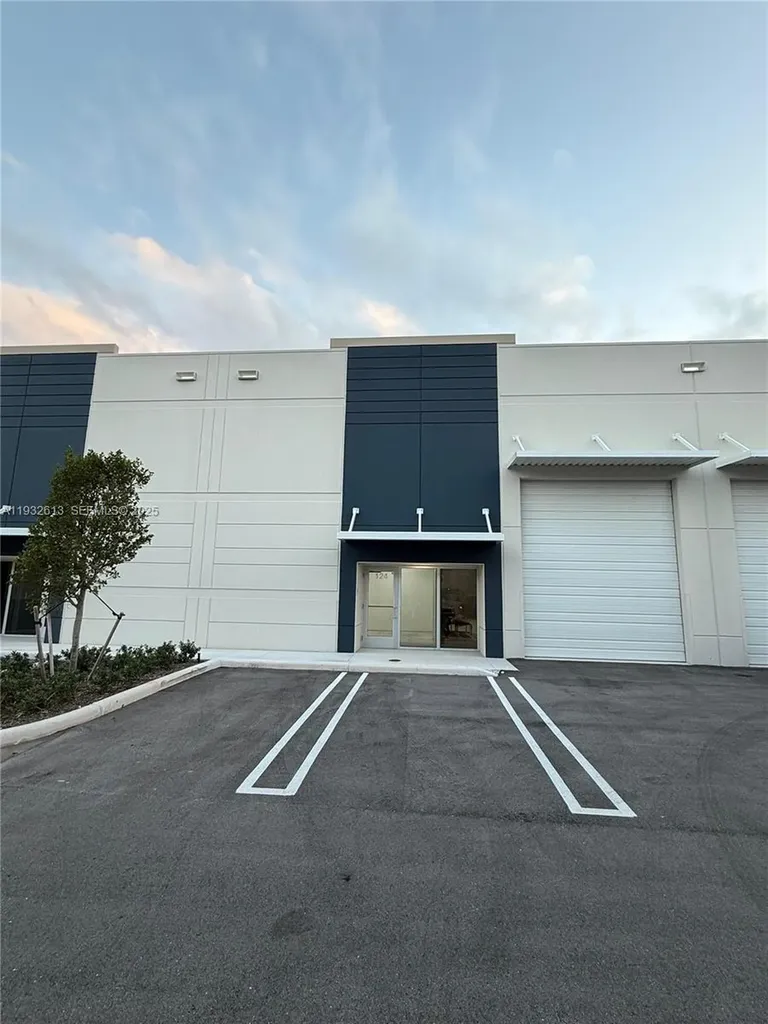 6135 NW 102 Avenue Doral FL 33178