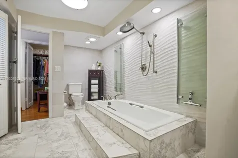 6423 Collins Avenue Miami Beach FL 33141