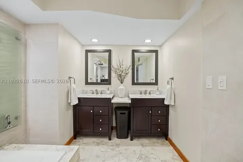 6423 Collins Avenue Miami Beach FL 33141
