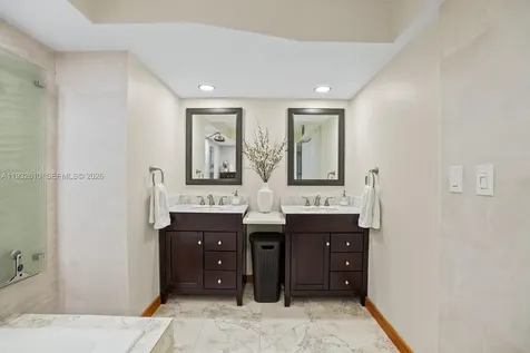 6423 Collins Avenue Miami Beach FL 33141