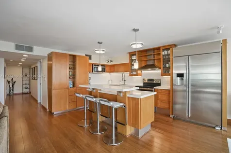 6423 Collins Avenue Miami Beach FL 33141
