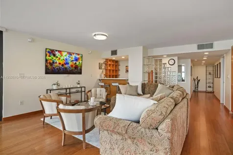 6423 Collins Avenue Miami Beach FL 33141