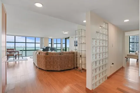 6423 Collins Avenue Miami Beach FL 33141