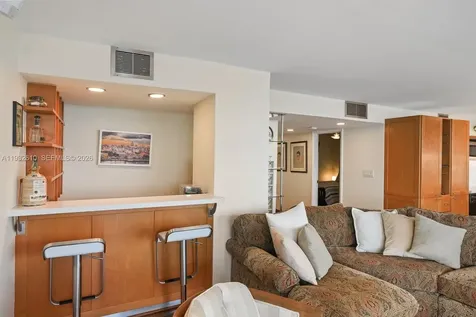 6423 Collins Avenue Miami Beach FL 33141