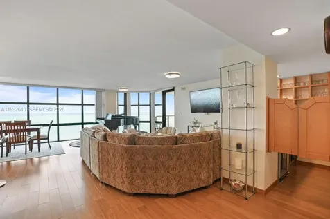 6423 Collins Avenue Miami Beach FL 33141