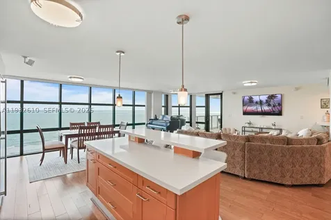 6423 Collins Avenue Miami Beach FL 33141