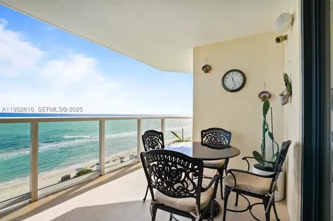 6423 Collins Avenue Miami Beach FL 33141