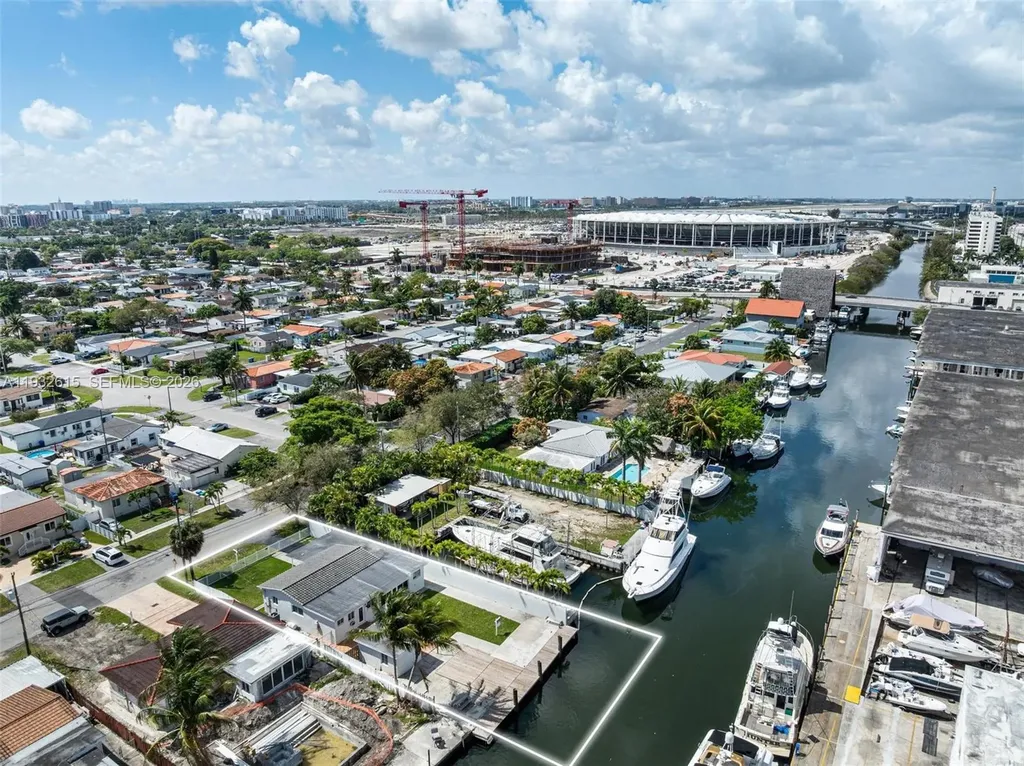 3551 NW 20th Street Miami FL 33142