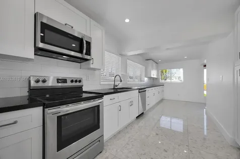 3551 NW 20th Street Miami FL 33142