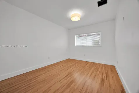 3551 NW 20th Street Miami FL 33142