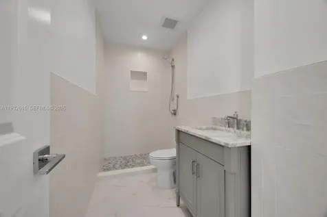 3551 NW 20th Street Miami FL 33142