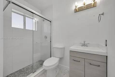 3551 NW 20th Street Miami FL 33142