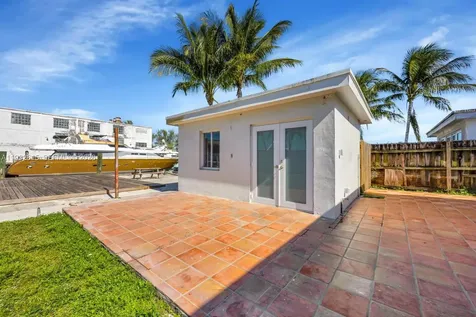 3551 NW 20th Street Miami FL 33142