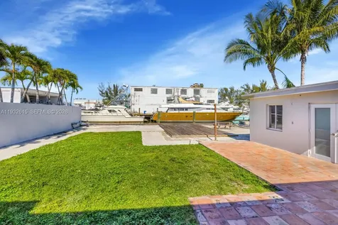 3551 NW 20th Street Miami FL 33142