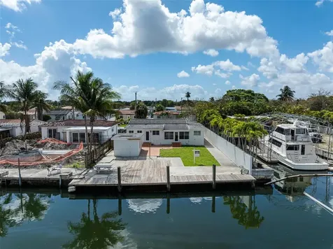 3551 NW 20th Street Miami FL 33142