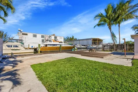 3551 NW 20th Street Miami FL 33142