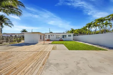 3551 NW 20th Street Miami FL 33142