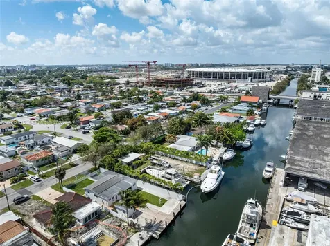 3551 NW 20th Street Miami FL 33142