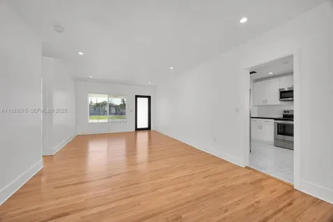 3551 NW 20th Street Miami FL 33142