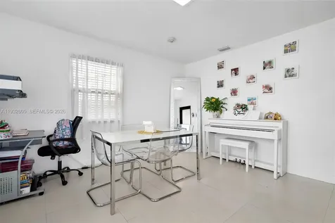 722 SW 8th Street Hallandale Beach FL 33009