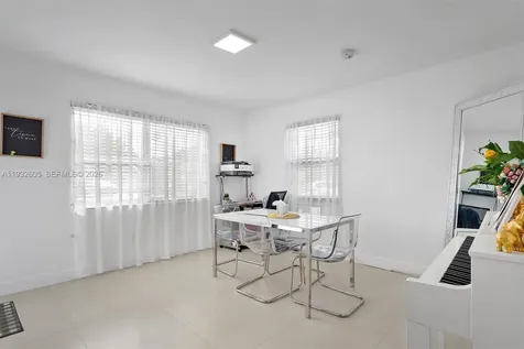 722 SW 8th Street Hallandale Beach FL 33009