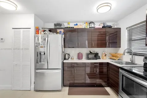 722 SW 8th Street Hallandale Beach FL 33009