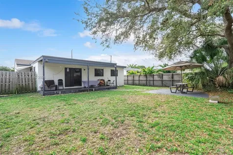 722 SW 8th Street Hallandale Beach FL 33009