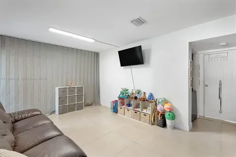722 SW 8th Street Hallandale Beach FL 33009