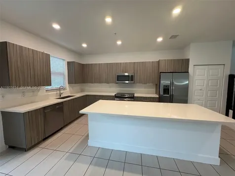 10461 NW 82nd Street Doral FL 33178