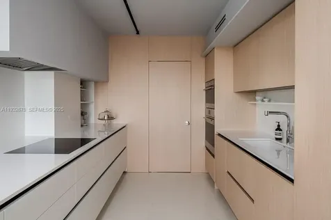16 Island Avenue Miami Beach FL 33139