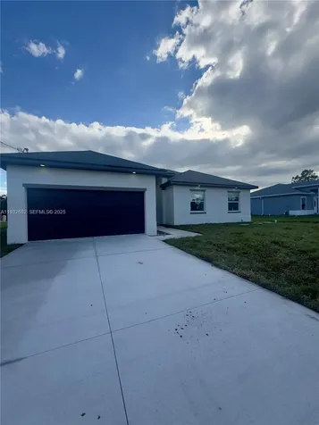 748 748 Chestnut Street E Lehigh Acres FL 33974